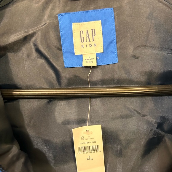 Gap kids small full zip puffer vest - Picture 4 of 4